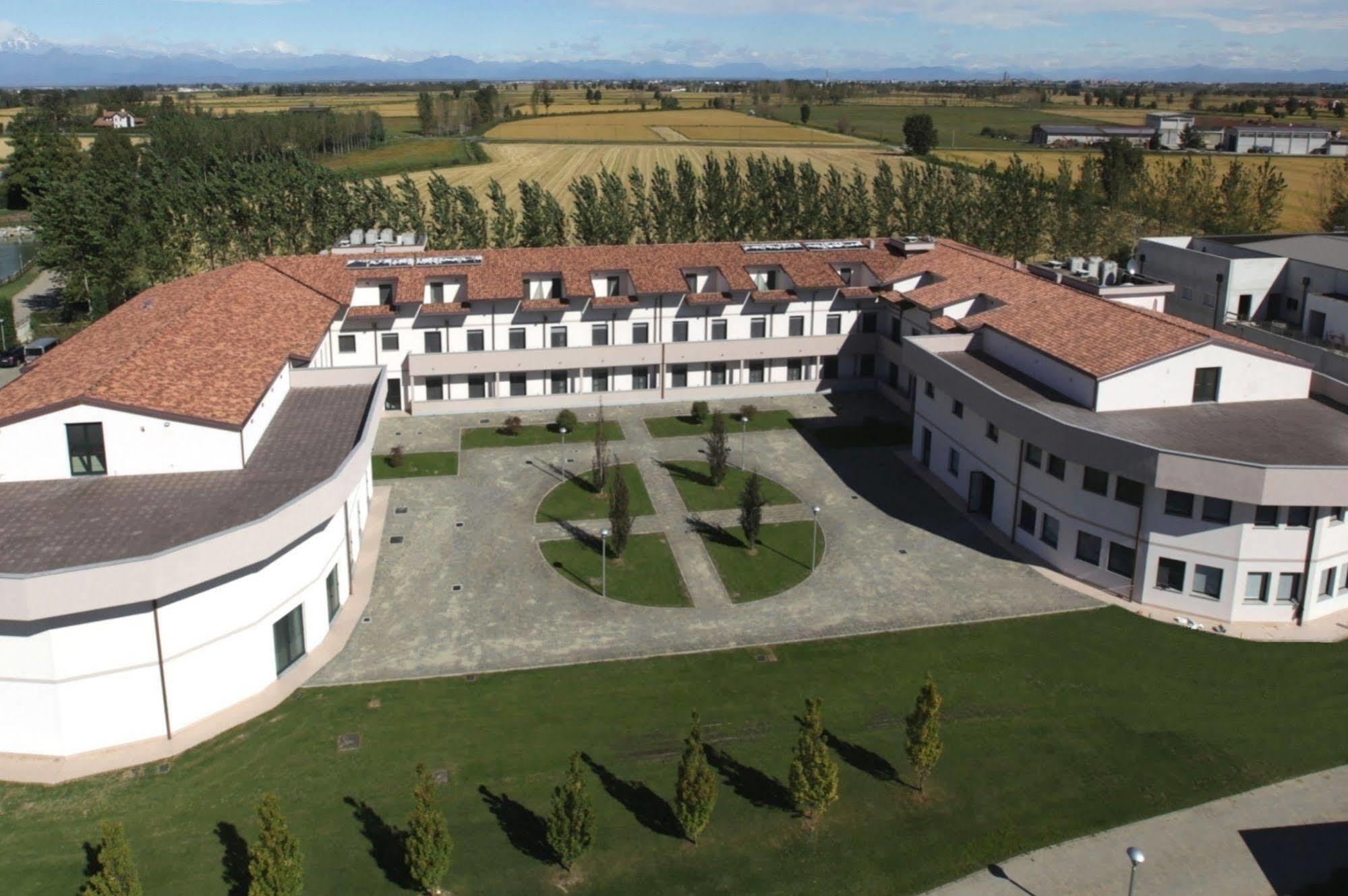 Hotel Novarello Granozzo con Monticello Exterior photo