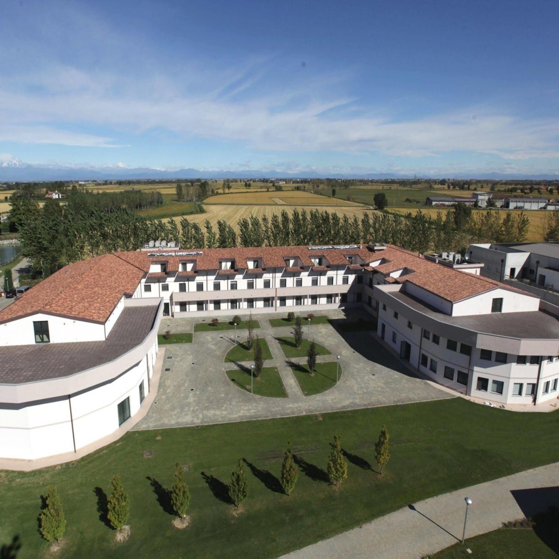 Hotel Novarello Granozzo con Monticello Exterior photo